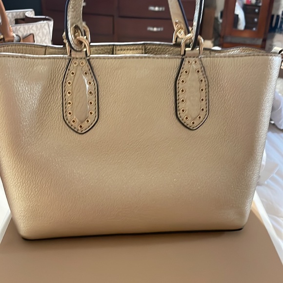 Michael Kors Small handbag! - Picture 2 of 7